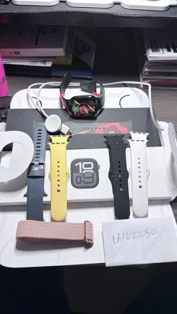 Apple Watch Series 10 42mm Jet Black Black Silicone Sport Band Unity Bloom S/M
