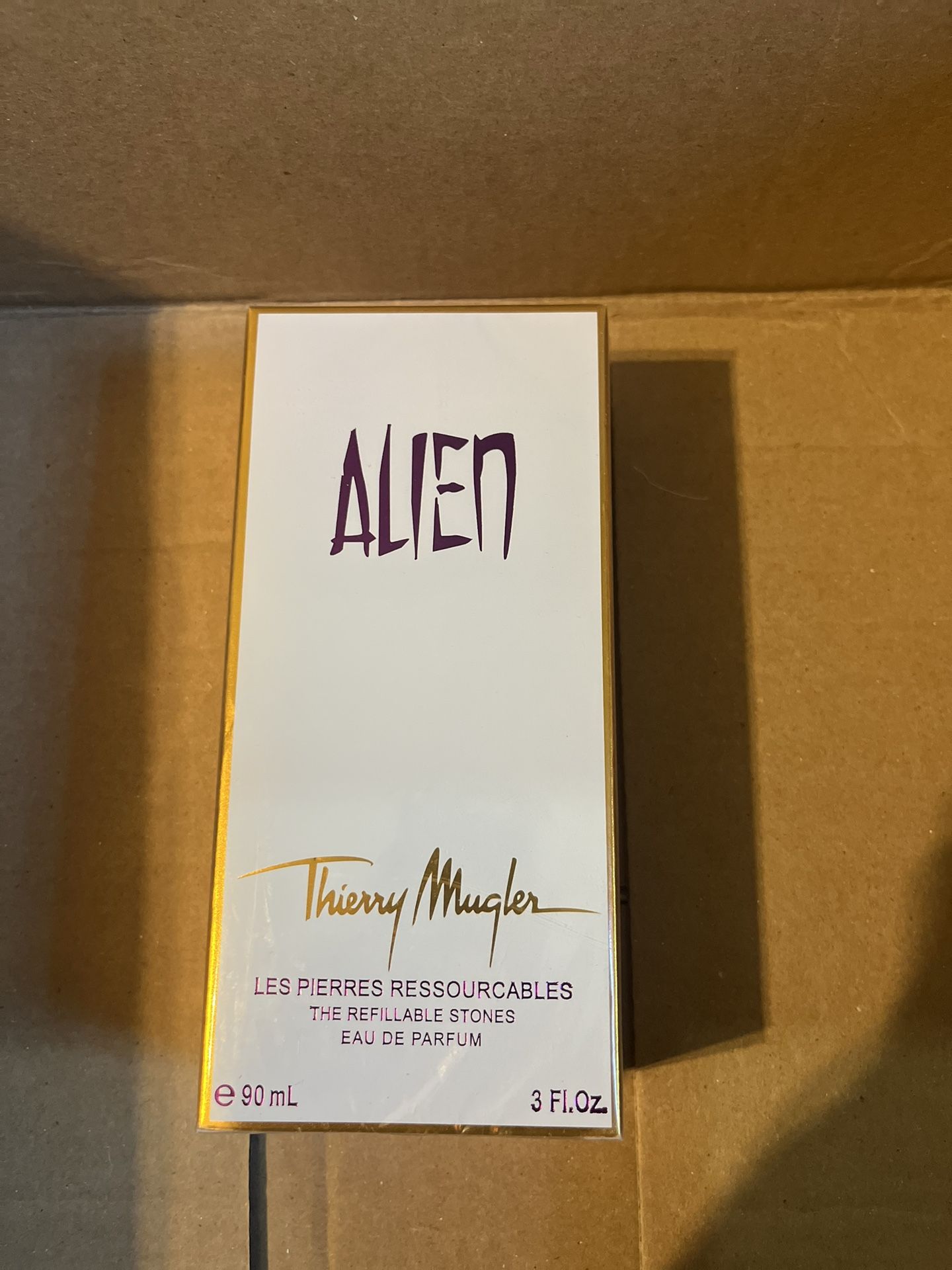 Aliens Purple Goddess Perfume
