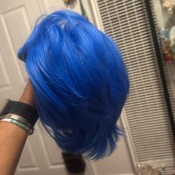 BLUE SHORT WIG 