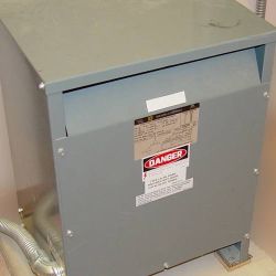 Delta TRANSFORMER 15 KVA 3 phase 240V - 208/120V WYE Federal Pacific T
