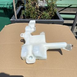 2022,2023 Honda Civic Si Windshield Washer Reservoir 