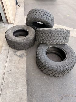Maxxis razr M/T 35 13.50 17 set of 6