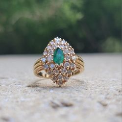 14K Gold Emerald 0.55 Ct Diamond Ring (Jewelry Box Included)