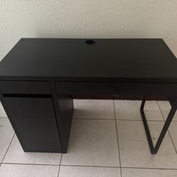 Black Office Desk