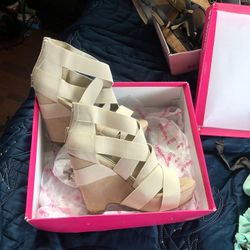 New wedges beige color size 7