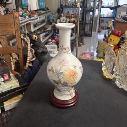Lenox Fine Porcelain Chinese Peony Vase, Reproduction Of Historical Chinese Styles W/Imperial Reign Stamp 12"H On Wood Stand