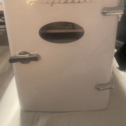 White Frigidare Mini Fridge 