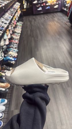 Yeezy slide “white”