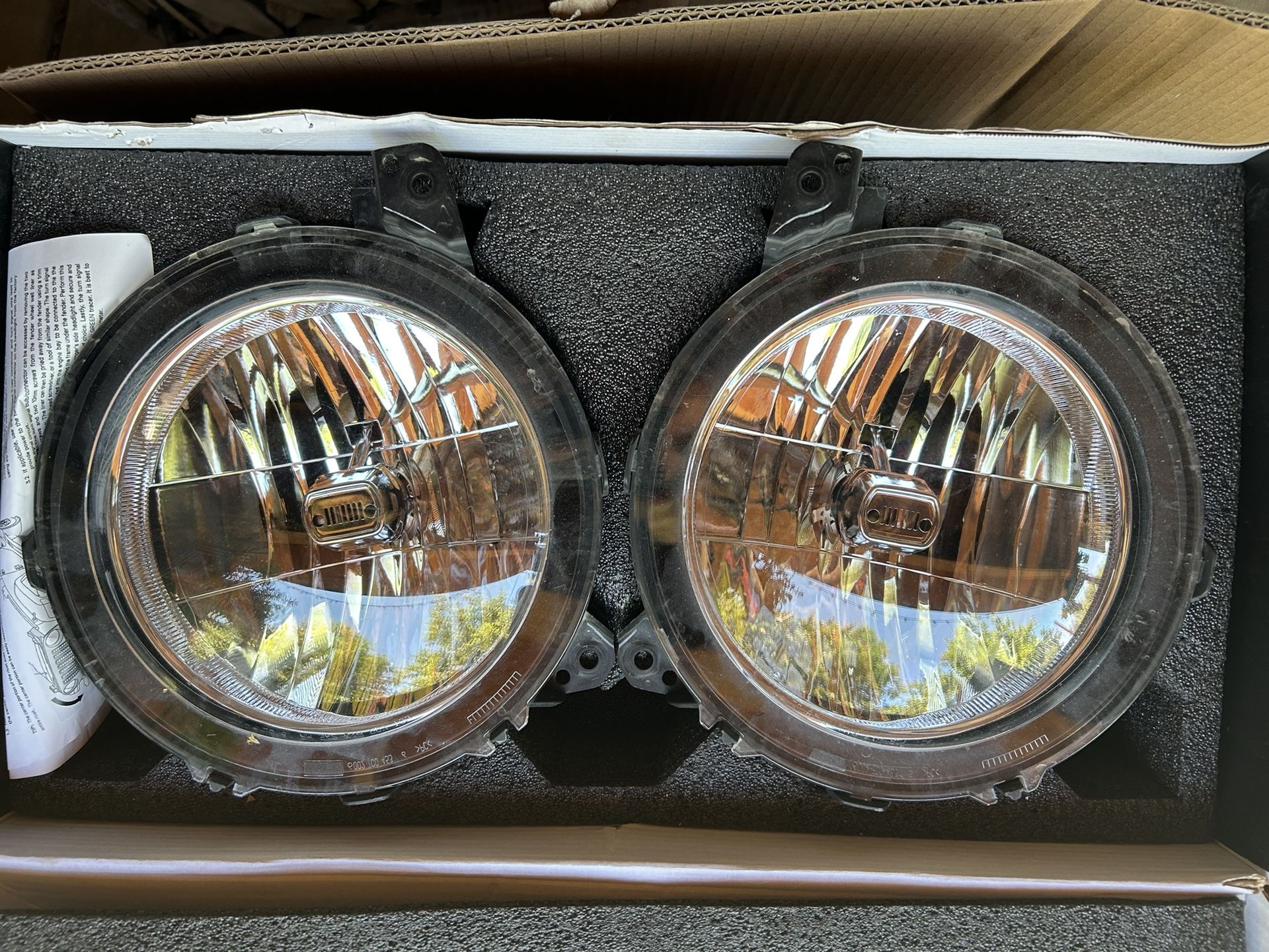 Jeep Gladiator headlights OEM