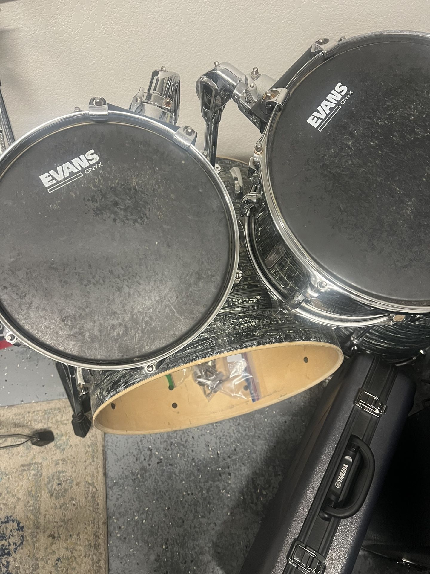 Pearl Drum Set