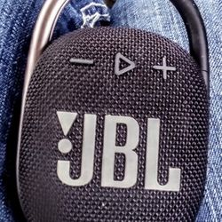 JBL Clip 4