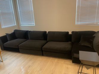 Rover Concepts Luxury sectional Milo