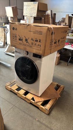 LG 4.5 cu. ft. Front Load Washer with TurboWash 360 and 7.4 cu