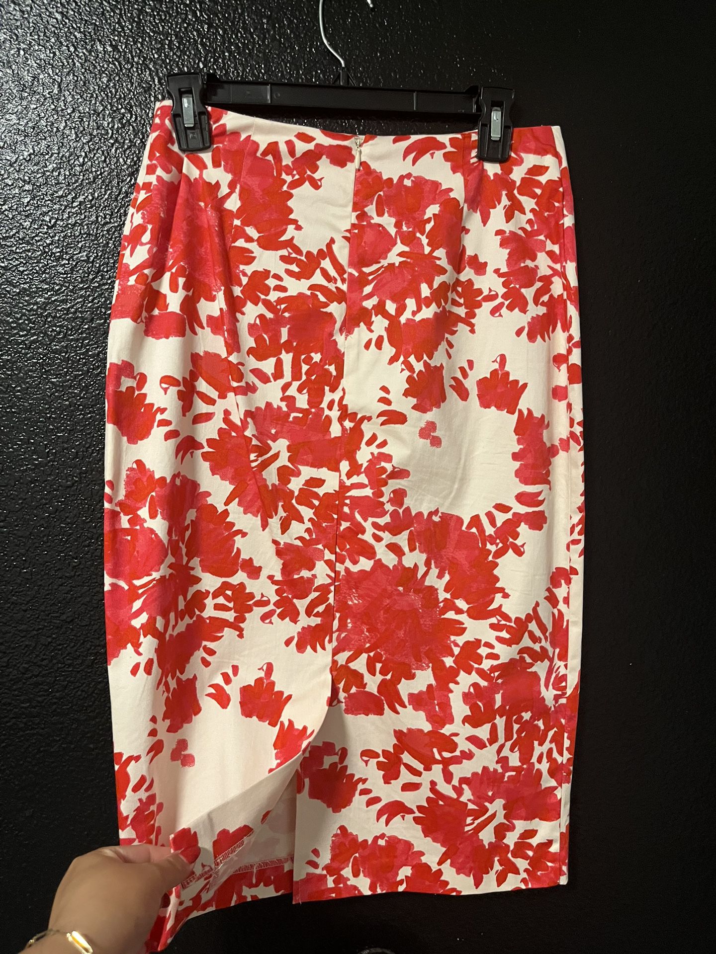 7th Avenue suiting collection Floral Skirt. 