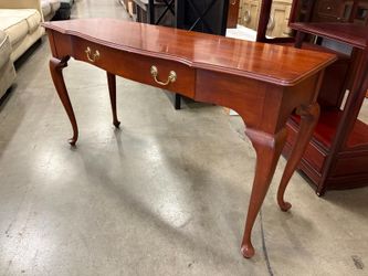 HARDEN Vintage Mahogany Finish Provincial Style Console Entry Table