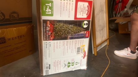 7 foot pre lit Christmas tree