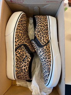 Women’s Vans Cheetah Print Slip On Shoes Size 6