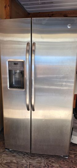 General Electric Refrigerator DSHS6VGBBCSS