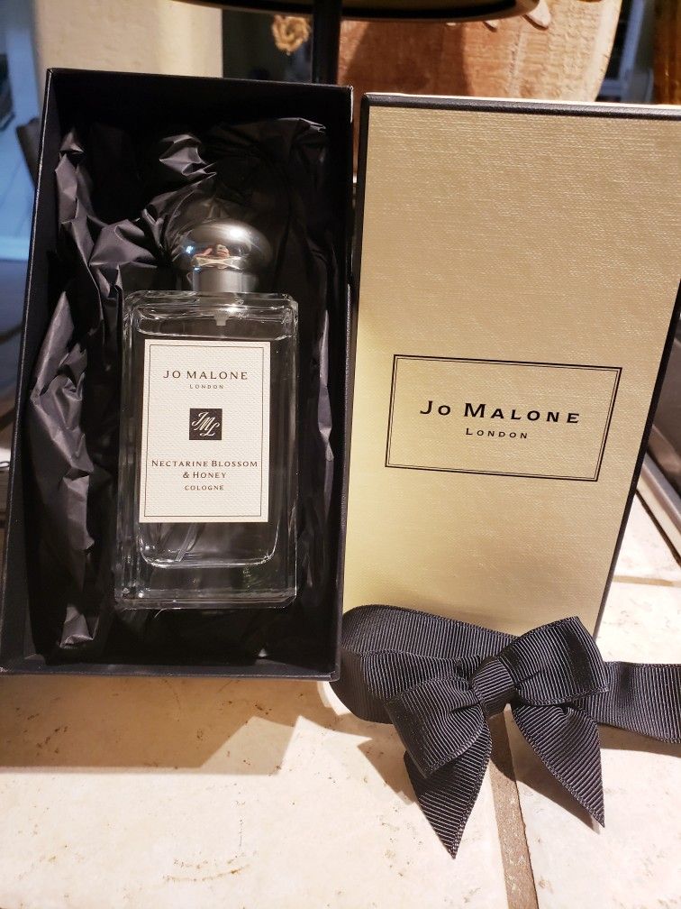 Jo Malone Nectarine Blossom & Honey 3.4 fl. oz. Cologne. Purchased From Macy's. Retail Price $168 + tax.