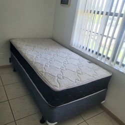 NEW TWIN-PLUSH MATTRESS AND BOX SPRING - 2PC