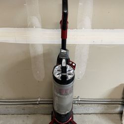 Bissell Vacuum Cleaner - Very Used but Works