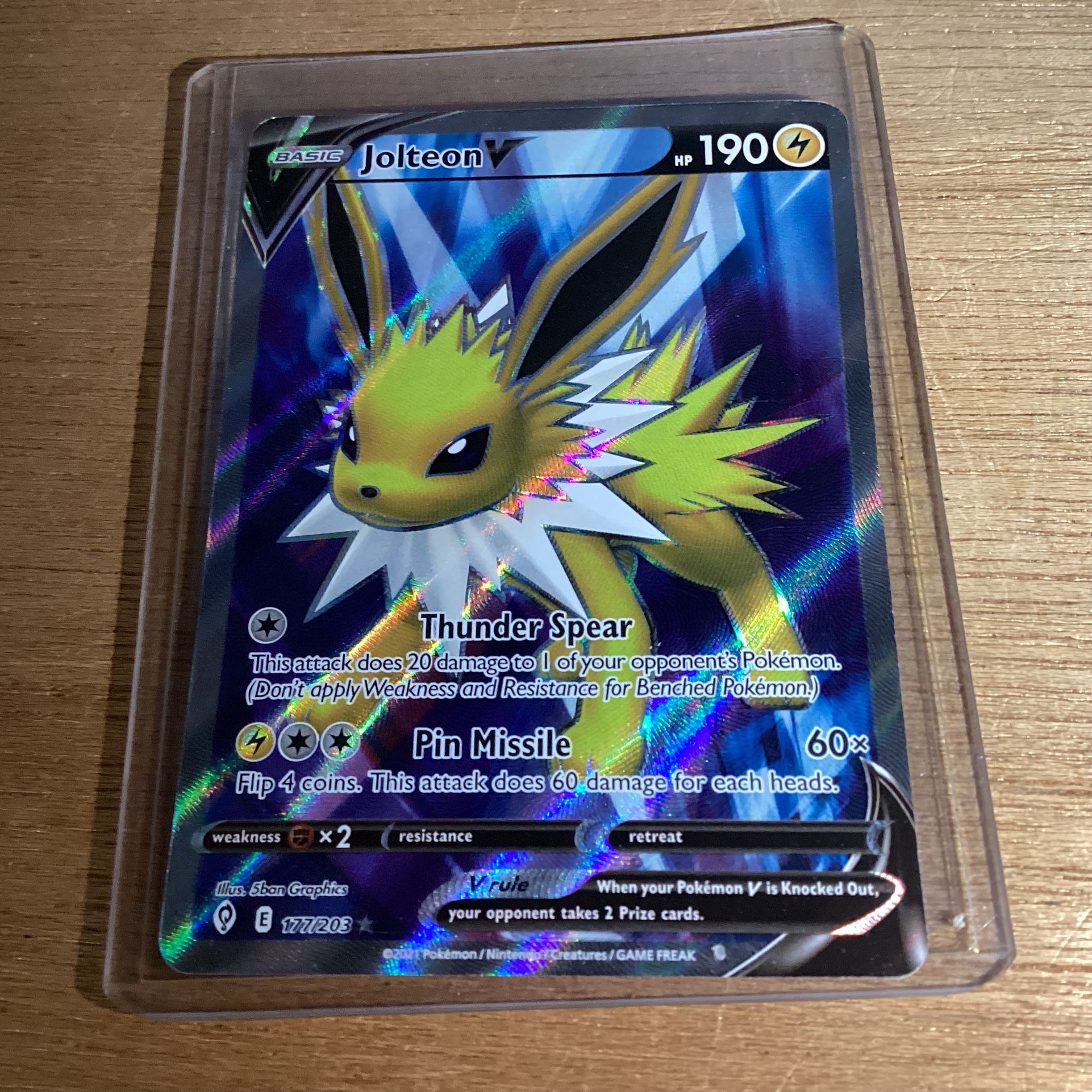 Pokémon Jolteon V (Full Art) 177/203 Swsh07: Evolving Skies Holo