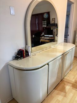 Large cream lacquer dresser
