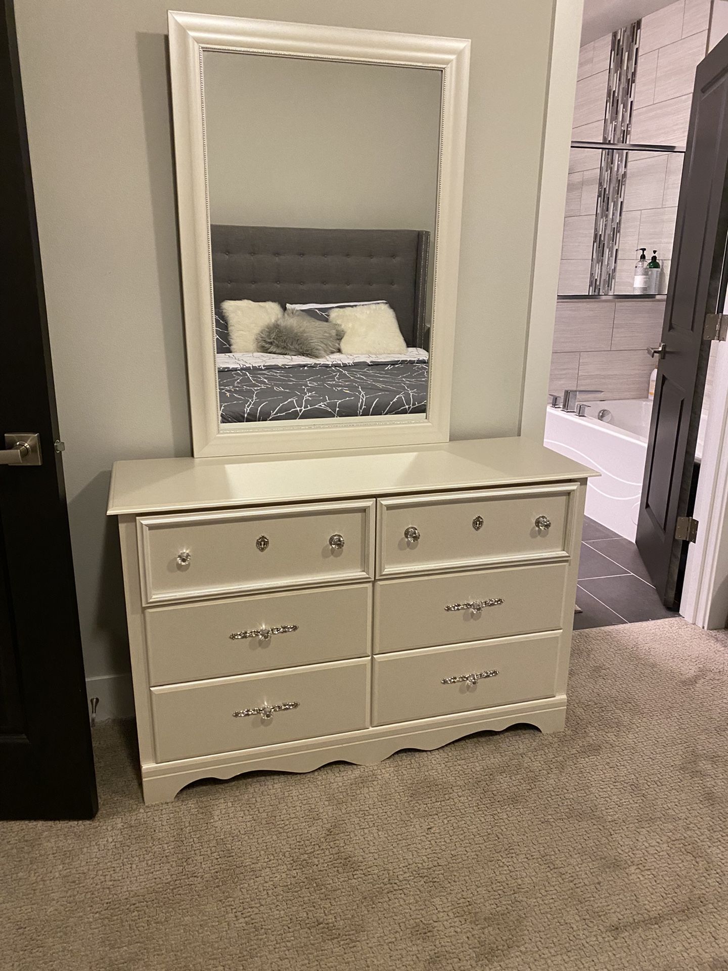 Off White Dresser With Mirror- Pending pickup