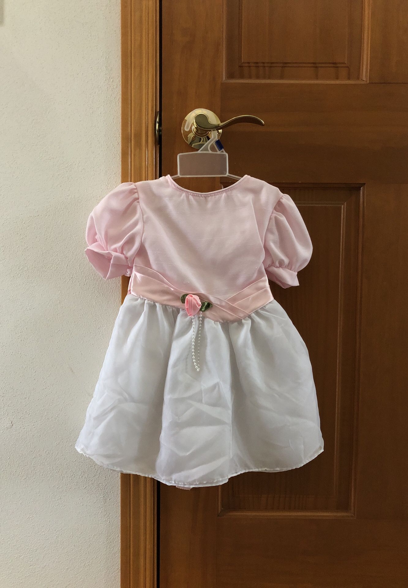Girl’s dress size 4