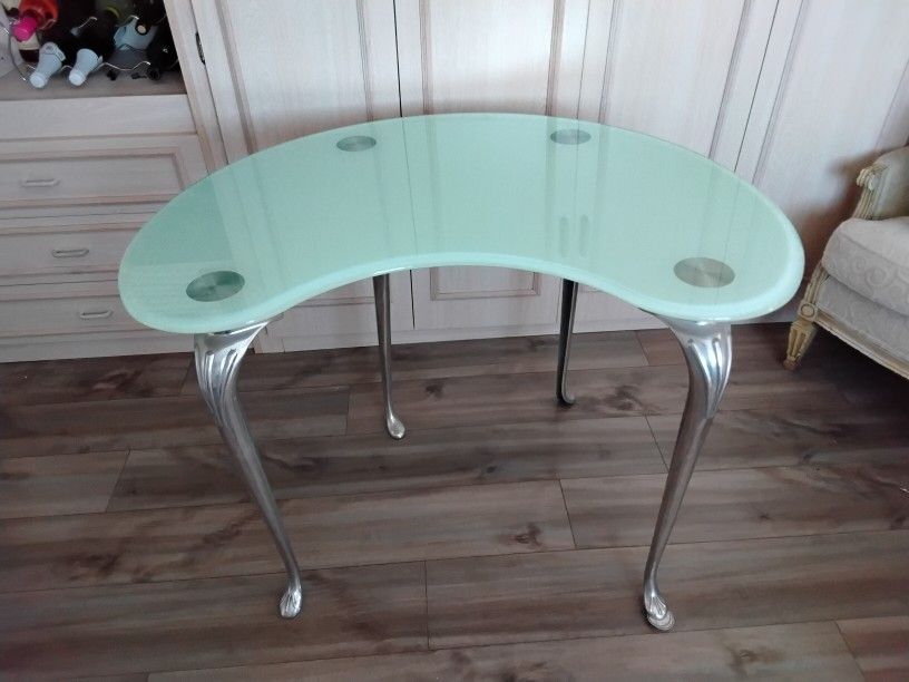 Vanity/computer Desk