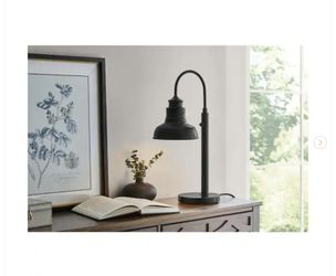Elmcroft 23.75 in. Matte Black Farmhouse 1-Light Plug-In Table Lamp  with Metal Bell-Shaped Shade - New