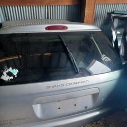 05 Caravan Hatchlid Used Comes Complete 
