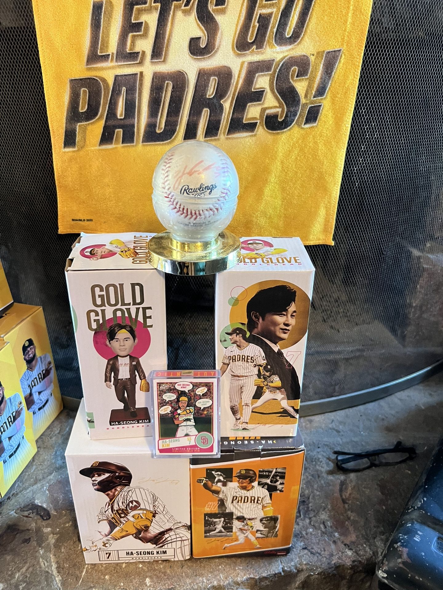 HA-SEONG KIM MEMORABILIA’S