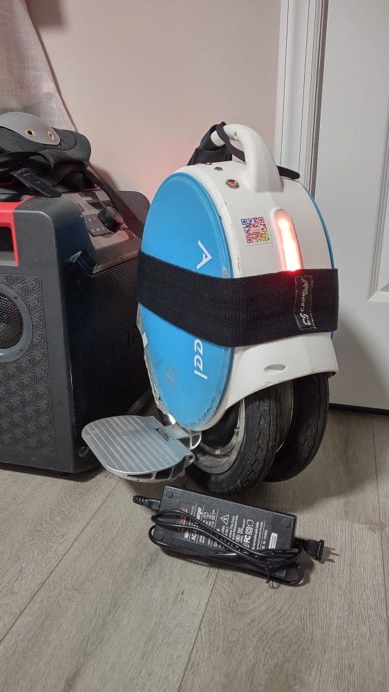 Airwheel Q5 Electric UniCycle Twin Wheel Excellent Condition 
