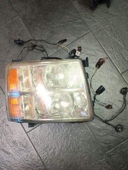 Silverado head light