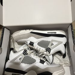 Jordan 4s