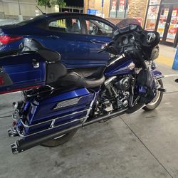 06 Harley davidson  Ultra classic touring big boar , screaming , eagle , six bed transmission