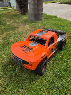🔥 Traxxas UDR – Latest Version – Complete RTR Bundle! 🔥