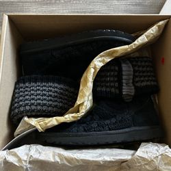 Black Knit UGG, Women's Size 6