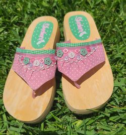 SKETCHERS women sandals size 8, NEW