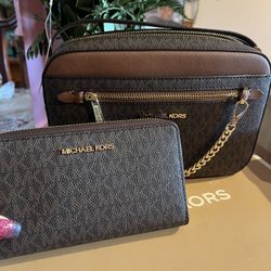 Crossbody Michael Kors y Wallet 