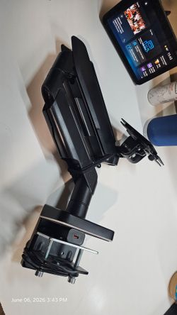 Single monitor arm desk mount