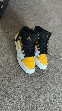 Jordan 1 University Gold Size 6.5 Men’s 