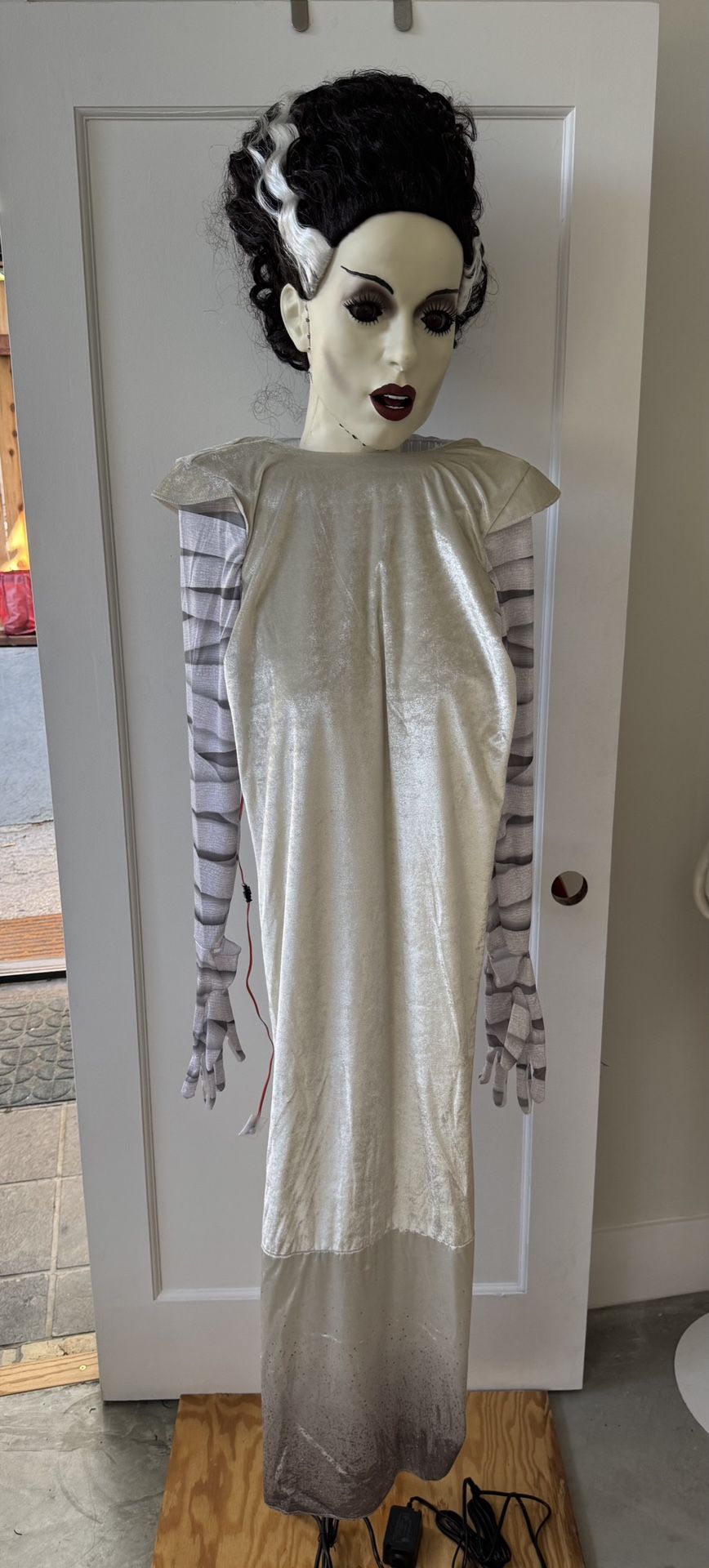 Bride Of Frankenstein 6ft LED Animatronic 