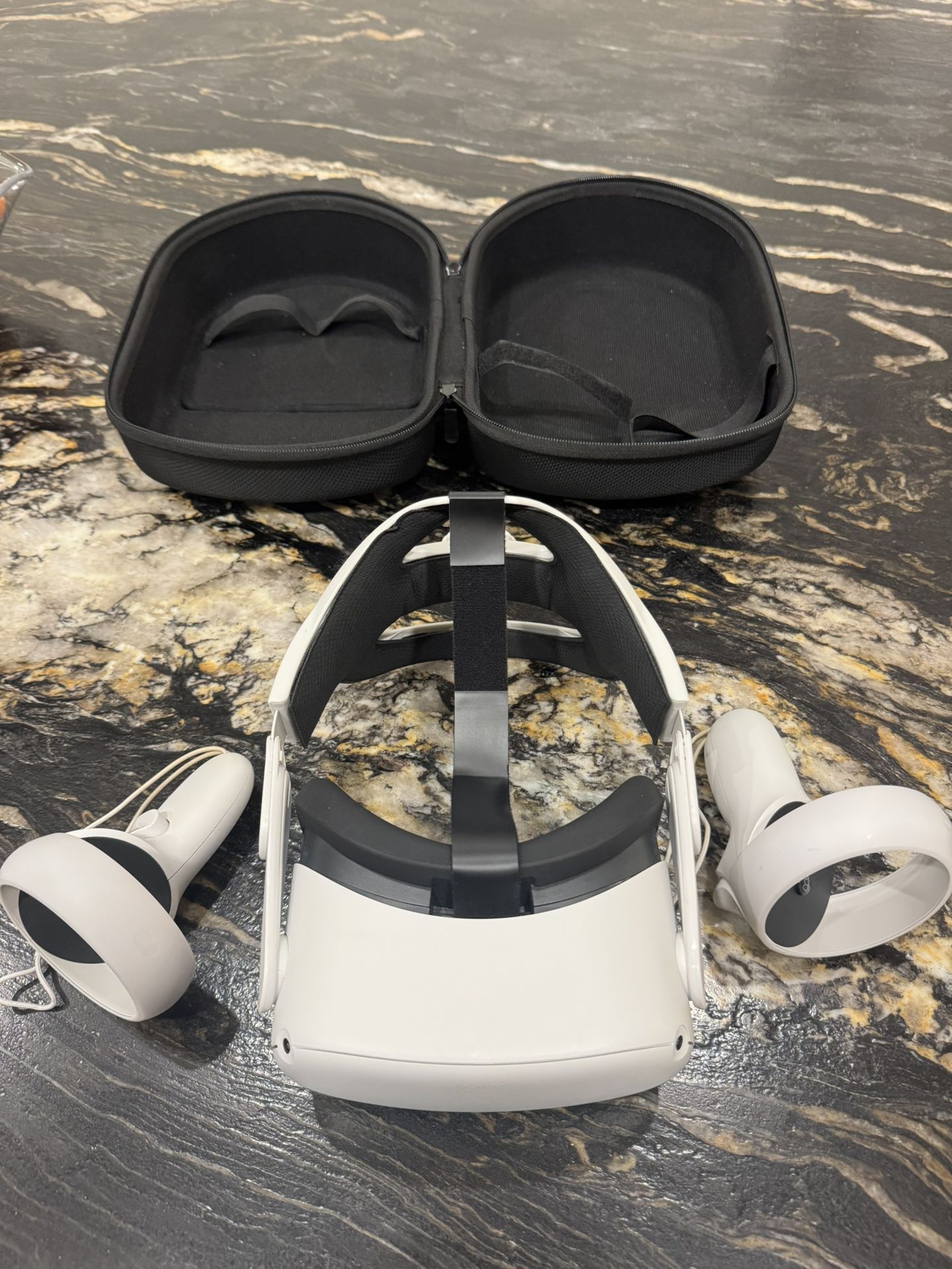 Oculus 2 with a Case