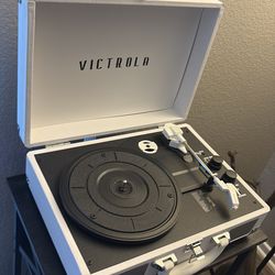 Victrola record player