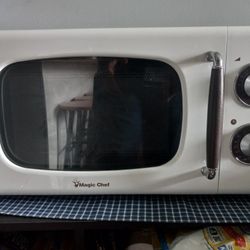 Magic Chef Microwave 