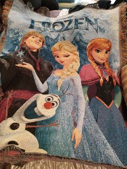 Frozen throw blanket for the size of a twin bed