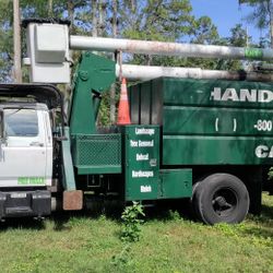 Tree Trimming Truck With Dump Bed