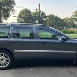 04 Volvo V70 Runs & Drives Clean In & Out$1500obo